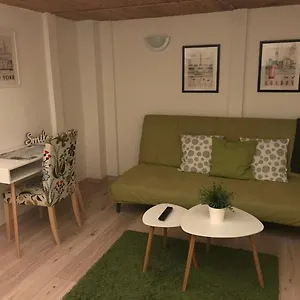 Révay 6 , Budapest Hungría